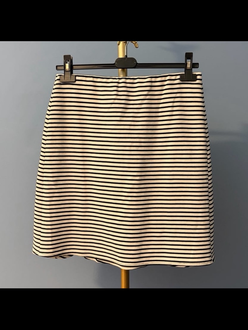 ⚡️⭐️Ann Taylor Striped Skirt - Size 6